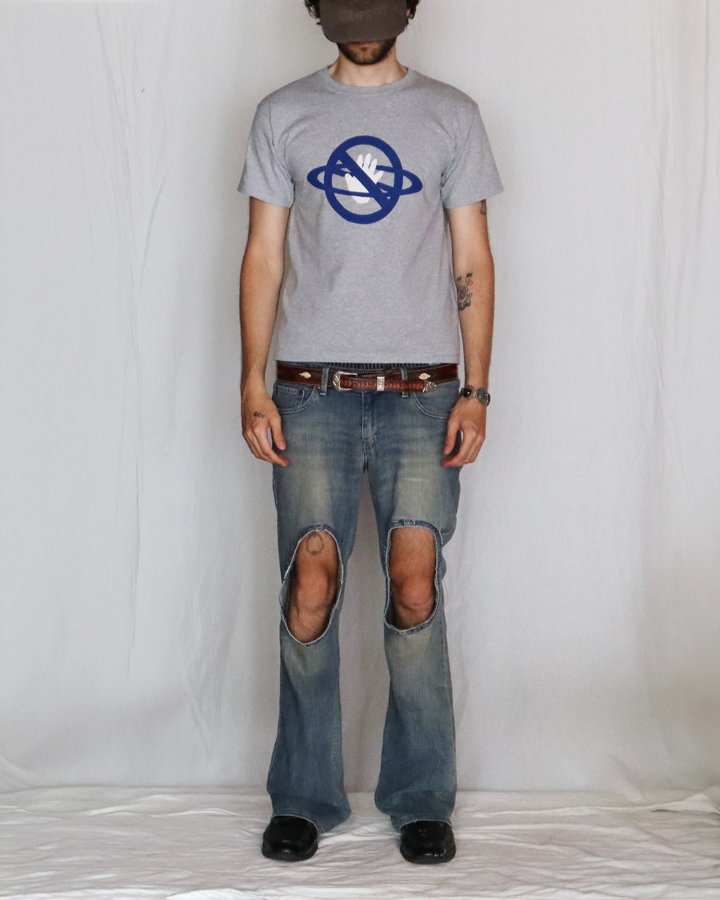 SATURN SIGN T-SHIRT GREY